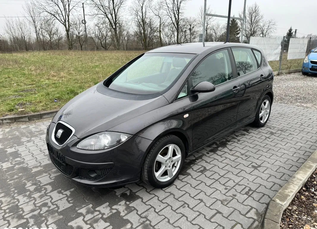 seat lubelskie Seat Altea cena 9900 przebieg: 236000, rok produkcji 2004 z Czempiń